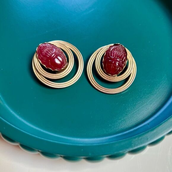 Unique Vintage 1970s Carnelian Egyptian Revial Engraved Scarab Beetle Earrings - Picture 1 of 6